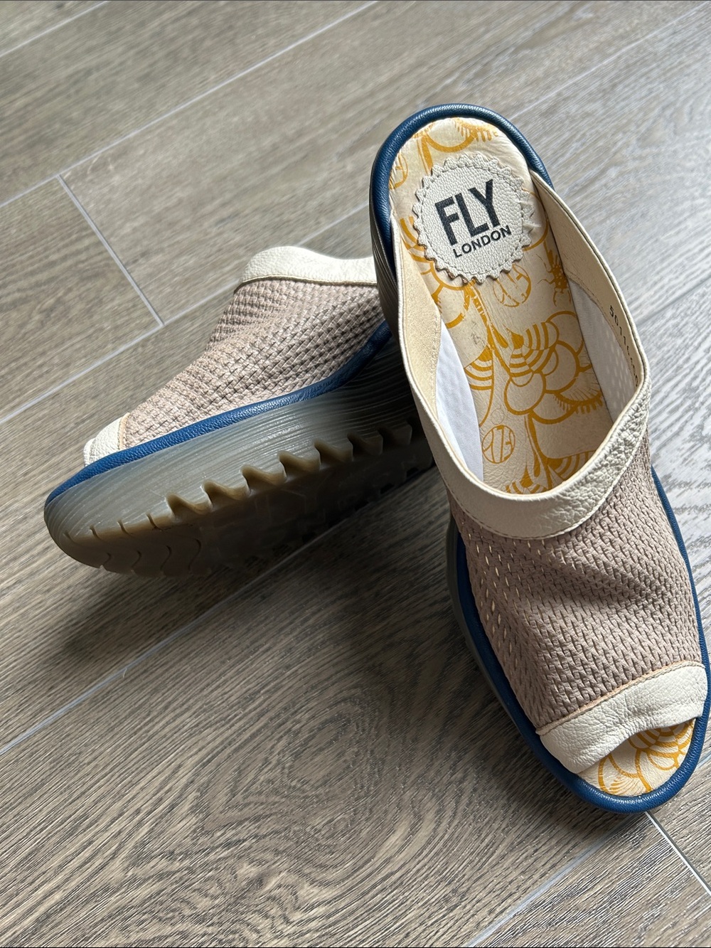 Fly London Embossed Leather Peep-Toe Mule Heels size 38